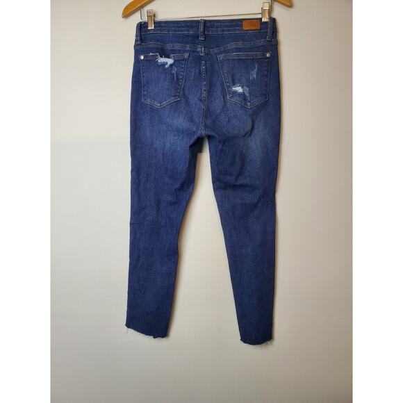 Judy Blue 7/28 MID Rise Skinny Jeans Blue Distressed FRAY RAW Hems Stretch - Picture 6 of 13